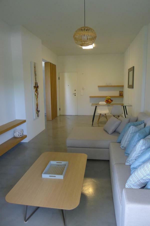 Deluxe Apartment In Vouliagmeni Атина Екстериор снимка